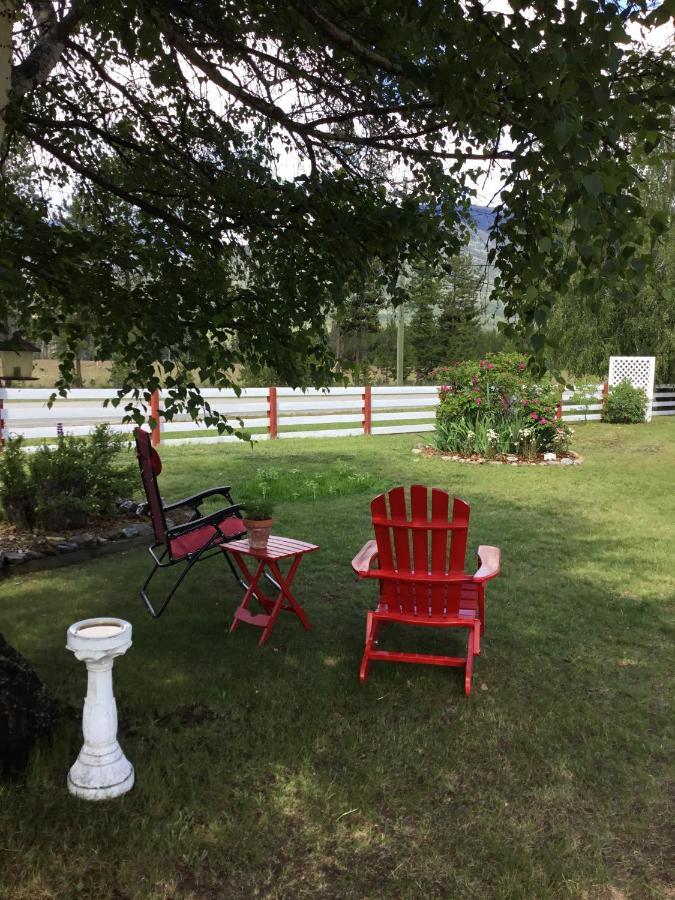 Rose Cottage Bed & Breakfast Valemount Exterior photo